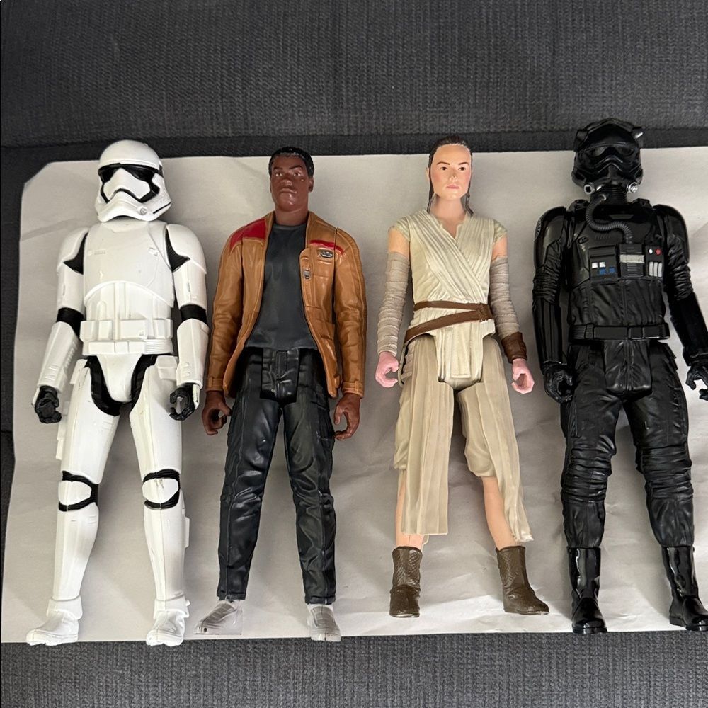 Star Wars Action Figures - lot of 4
